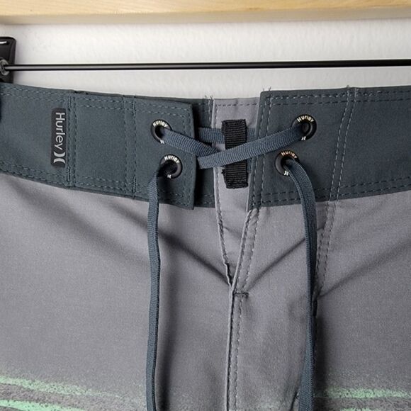 Hurley Men’s Phantom Gray Blue Green Overspray 20” Board Shorts Size 30 - Picture 4 of 15